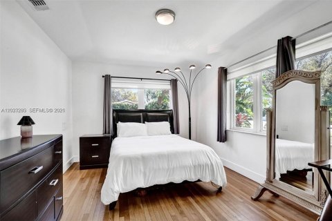 House in Miami Shores, Florida 3 bedrooms, 173.63 sq.m. № 2087264 - photo 21