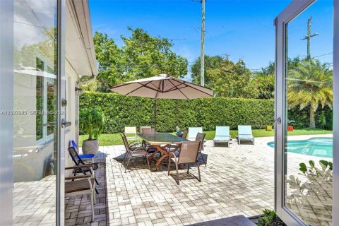 House in Miami Shores, Florida 3 bedrooms, 173.63 sq.m. № 2087264 - photo 27