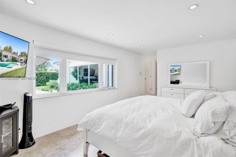 House in Miami Shores, Florida 3 bedrooms, 173.63 sq.m. № 2087264 - photo 12