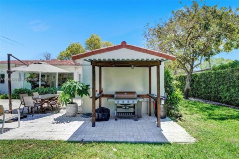 House in Miami Shores, Florida 3 bedrooms, 173.63 sq.m. № 2087264 - photo 10