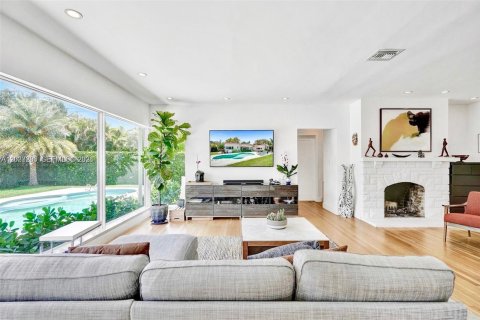 House in Miami Shores, Florida 3 bedrooms, 173.63 sq.m. № 2087264 - photo 6