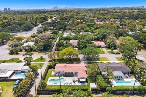 House in Miami Shores, Florida 3 bedrooms, 173.63 sq.m. № 2087264 - photo 7