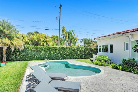 House in Miami Shores, Florida 3 bedrooms, 173.63 sq.m. № 2087264 - photo 28