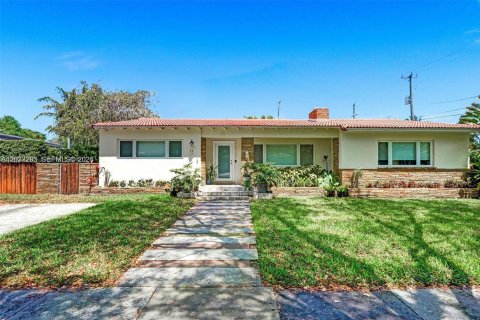 House in Miami Shores, Florida 3 bedrooms, 173.63 sq.m. № 2087264 - photo 2