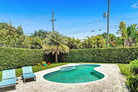 House in Miami Shores, Florida 3 bedrooms, 173.63 sq.m. № 2087264 - photo 9