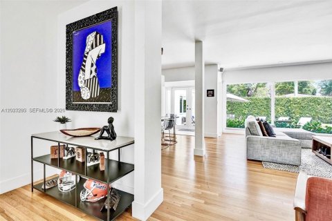 House in Miami Shores, Florida 3 bedrooms, 173.63 sq.m. № 2087264 - photo 15
