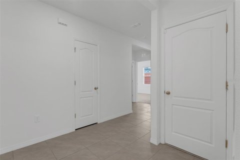 House in Sanford, Florida 4 bedrooms, 168.62 sq.m. № 1824046 - photo 8