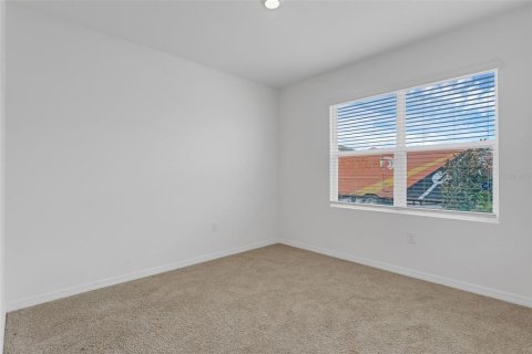 House in Sanford, Florida 4 bedrooms, 168.62 sq.m. № 1824046 - photo 11
