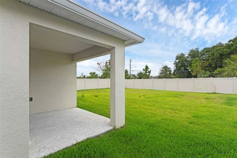 House in Sanford, Florida 4 bedrooms, 168.62 sq.m. № 1824046 - photo 18
