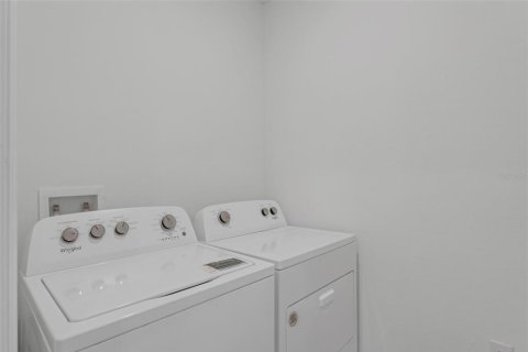 House in Sanford, Florida 4 bedrooms, 168.62 sq.m. № 1824046 - photo 16