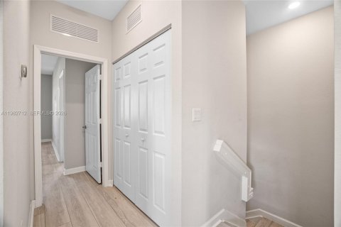 Touwnhouse à vendre à Davie, Floride: 3 chambres, 173.08 m2 № 2046522 - photo 24