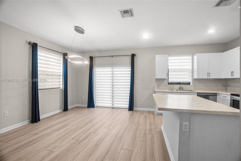 Touwnhouse à vendre à Davie, Floride: 3 chambres, 173.08 m2 № 2046522 - photo 12
