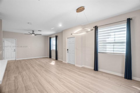 Touwnhouse à vendre à Davie, Floride: 3 chambres, 173.08 m2 № 2046522 - photo 13