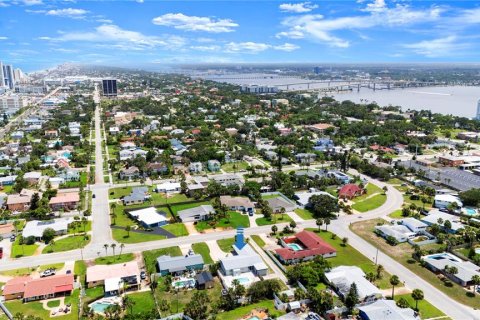Casa en venta en Daytona Beach, Florida, 4 dormitorios, 226.22 m2 № 1780747 - foto 24