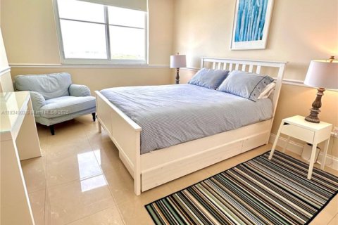 Condo in Sunny Isles Beach, Florida, 2 bedrooms № 1817661 - photo 30