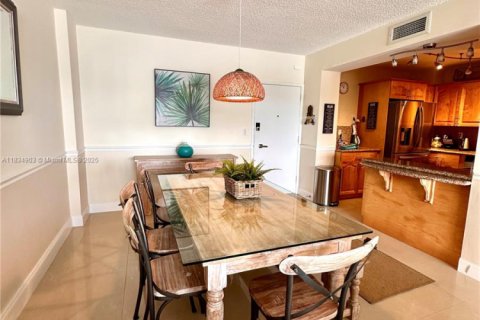 Condo in Sunny Isles Beach, Florida, 2 bedrooms № 1817661 - photo 4