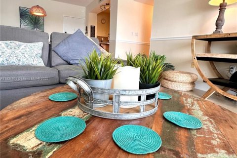 Condo in Sunny Isles Beach, Florida, 2 bedrooms № 1817661 - photo 6