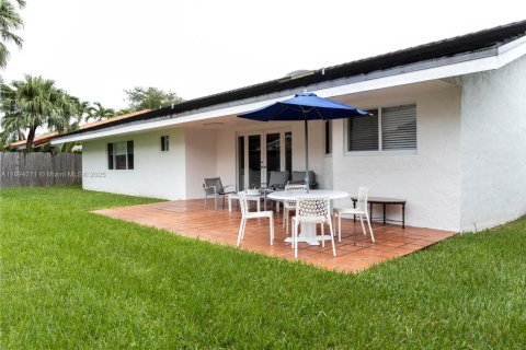 Villa ou maison à louer à Miami, Floride: 4 chambres, 168.06 m2 № 1946083 - photo 30