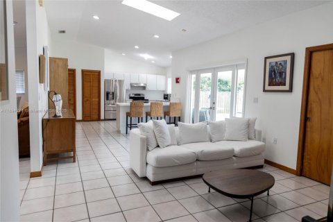 Villa ou maison à louer à Miami, Floride: 4 chambres, 168.06 m2 № 1946083 - photo 7