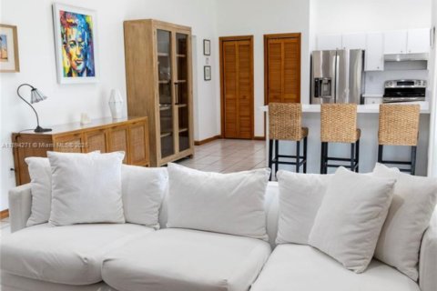 Villa ou maison à louer à Miami, Floride: 4 chambres, 168.06 m2 № 1946083 - photo 9