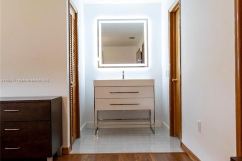 Villa ou maison à louer à Miami, Floride: 4 chambres, 168.06 m2 № 1946083 - photo 19