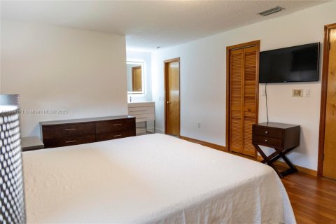 Villa ou maison à louer à Miami, Floride: 4 chambres, 168.06 m2 № 1946083 - photo 18