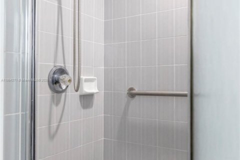 Villa ou maison à louer à Miami, Floride: 4 chambres, 168.06 m2 № 1946083 - photo 22