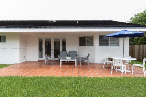 Villa ou maison à louer à Miami, Floride: 4 chambres, 168.06 m2 № 1946083 - photo 27