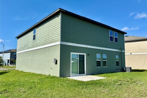 Villa ou maison à vendre à Zephyrhills, Floride: 5 chambres, 252.88 m2 № 2211042 - photo 4