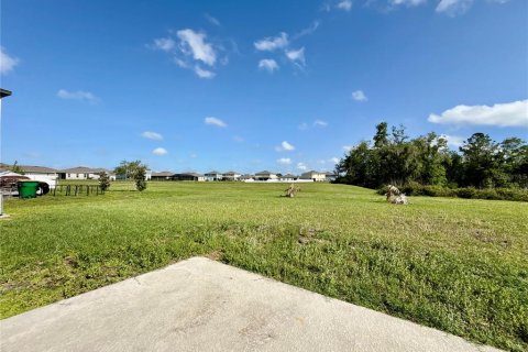 Villa ou maison à vendre à Zephyrhills, Floride: 5 chambres, 252.88 m2 № 2211042 - photo 5