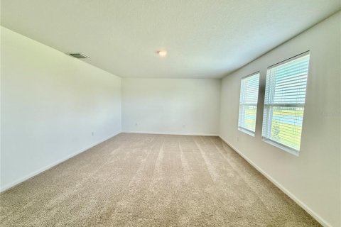 Villa ou maison à vendre à Zephyrhills, Floride: 5 chambres, 252.88 m2 № 2211042 - photo 19
