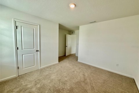 Villa ou maison à vendre à Zephyrhills, Floride: 5 chambres, 252.88 m2 № 2211042 - photo 12