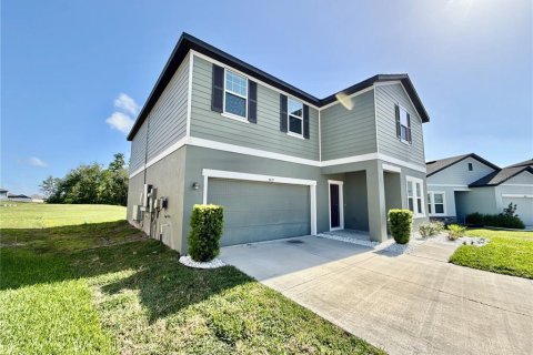 Villa ou maison à vendre à Zephyrhills, Floride: 5 chambres, 252.88 m2 № 2211042 - photo 2