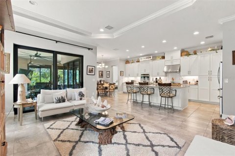 Casa en venta en Tampa, Florida, 3 dormitorios, 211.17 m2 № 2383348 - foto 2