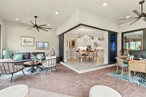 Casa en venta en Tampa, Florida, 3 dormitorios, 211.17 m2 № 2383348 - foto 3