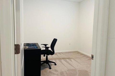 Снять в аренду виллу или дом в Клермон, Флорида 6 комнат, 143.53м2, № 1903386 - фото 11