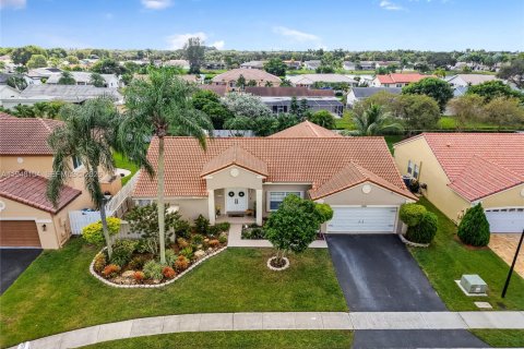 Villa ou maison à vendre à Sunrise, Floride: 4 chambres, 209.59 m2 № 2009342 - photo 9