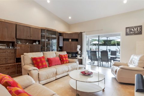 Villa ou maison à vendre à Sunrise, Floride: 4 chambres, 209.59 m2 № 2009342 - photo 14