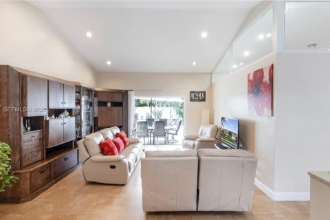 Villa ou maison à vendre à Sunrise, Floride: 4 chambres, 209.59 m2 № 2009342 - photo 12