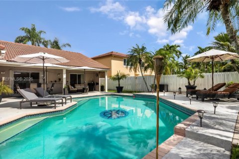 Villa ou maison à vendre à Sunrise, Floride: 4 chambres, 209.59 m2 № 2009342 - photo 2