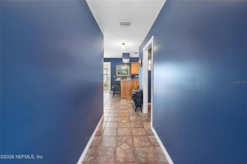 House in Hampton, Florida 3 bedrooms, 115.94 sq.m. № 2148845 - photo 8
