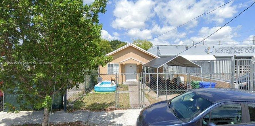 Commercial property in Miami, Florida 212.1 sq.m. № 1881455