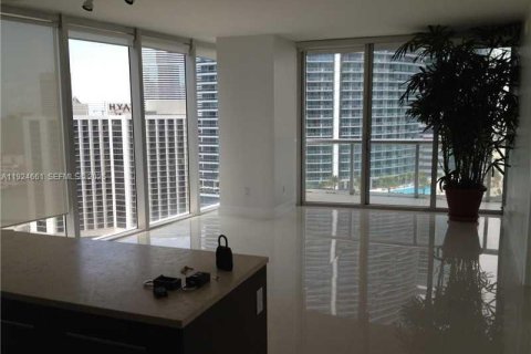 Copropriété à louer à Miami, Floride: 2 chambres, 108.51 m2 № 1983067 - photo 2