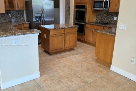 House in Miami, Florida 4 bedrooms, 291.71 sq.m. № 2044474 - photo 7