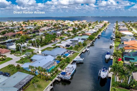 Villa ou maison à Punta Gorda, Floride 4 chambres, 185.53 m2 № 2360516