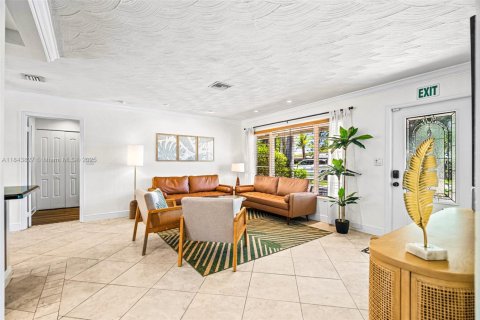 House in Hollywood, Florida 3 bedrooms, 106.84 sq.m. № 1839544 - photo 7