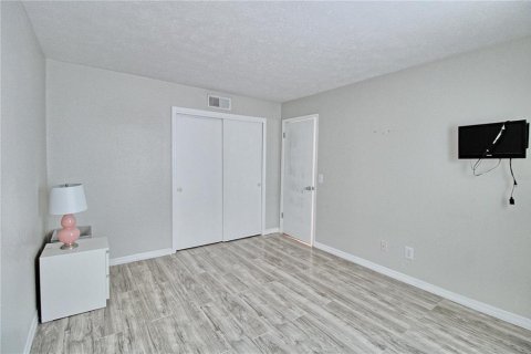 Condo in Tampa, Florida, 1 bedroom  № 1760287 - photo 10