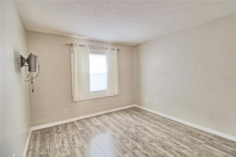 Condo in Tampa, Florida, 1 bedroom  № 1760287 - photo 9