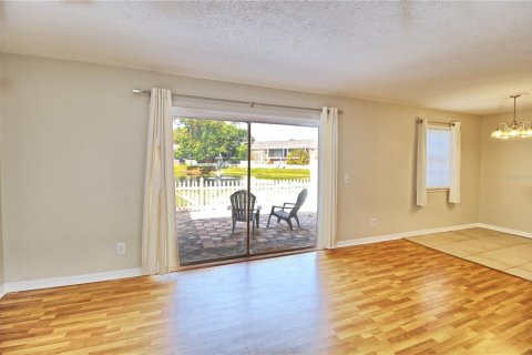 Condo in Tampa, Florida, 1 bedroom  № 1760287 - photo 3