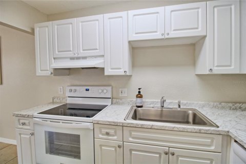 Condo in Tampa, Florida, 1 bedroom  № 1760287 - photo 8